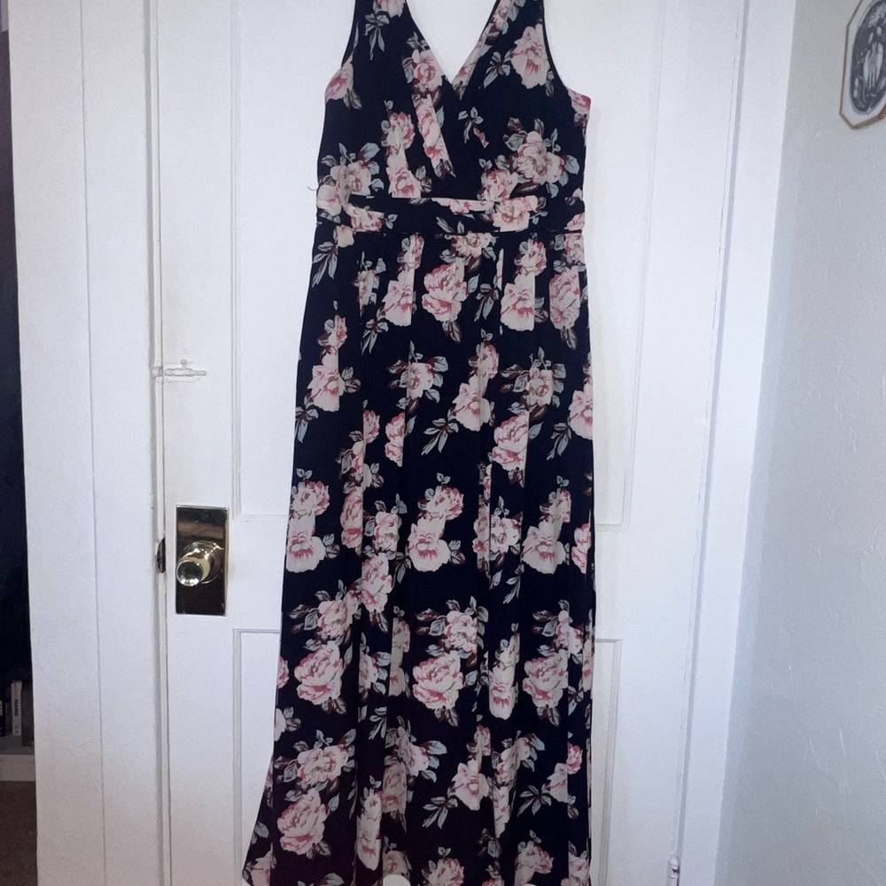 Floral Sleeveless Maxi Dress